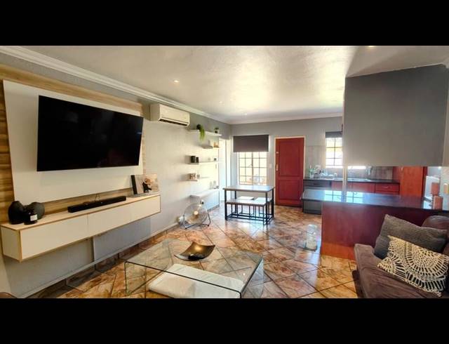 2 BEDROOM TOWNHOUSE FOR SALE IN ANNLIN